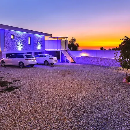 Nur * Uzumlu (Mediterranean)
